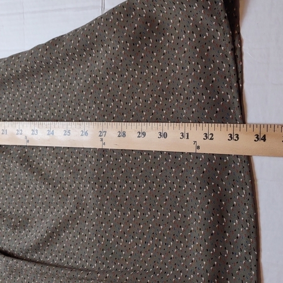 Bobeau Lola Shift Dress in Olive - Picture 5 of 9